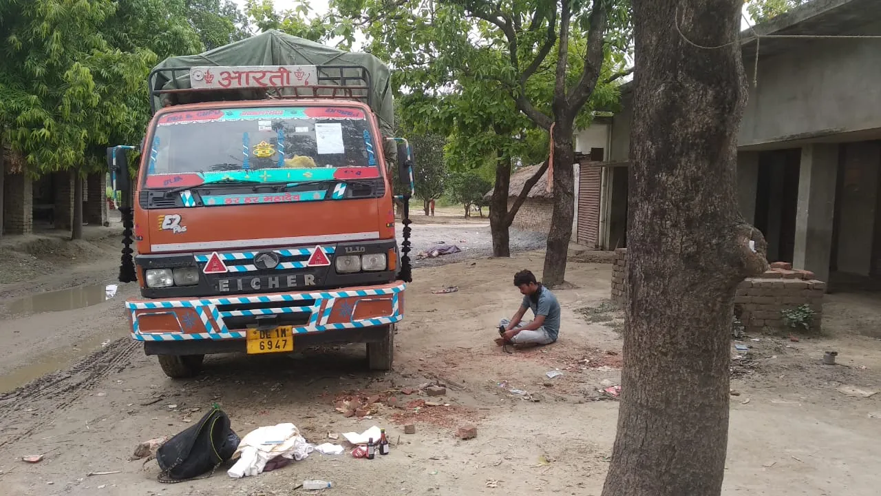 दुबौलिया में संदिग्ध परिस्थिति में दिल्ली से बिहार जा रहे व्यक्ति की मौत